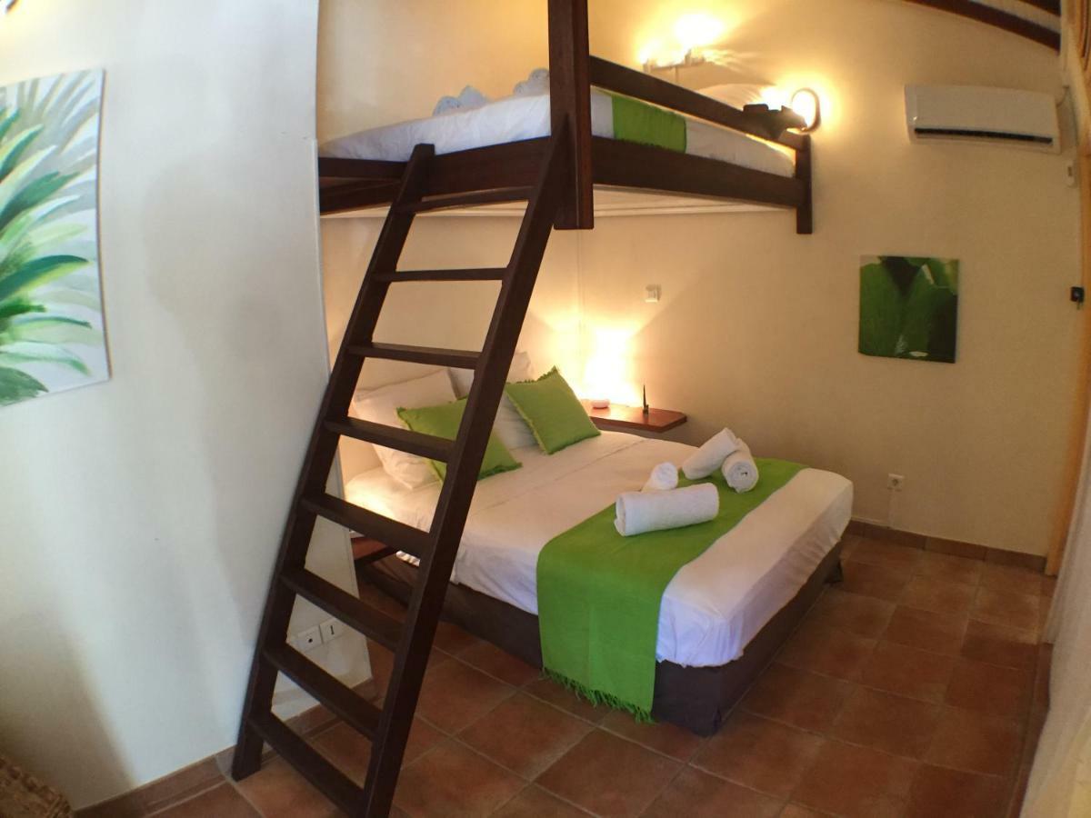 Villa Des Amandiers เลส์ อองซ์-ดิอาร์เลส ภายนอก รูปภาพ